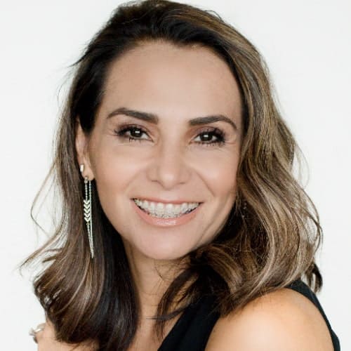 The revolutionary system by Fastbraces® shortens the time it takes to straighten teeth. Female patient wearing Fastbraces® to straighten teeth in Palm Beach Gardens